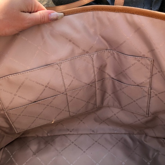 2019 Spring Michael Kors Het Set Travel Tote - Picture 5 of 7